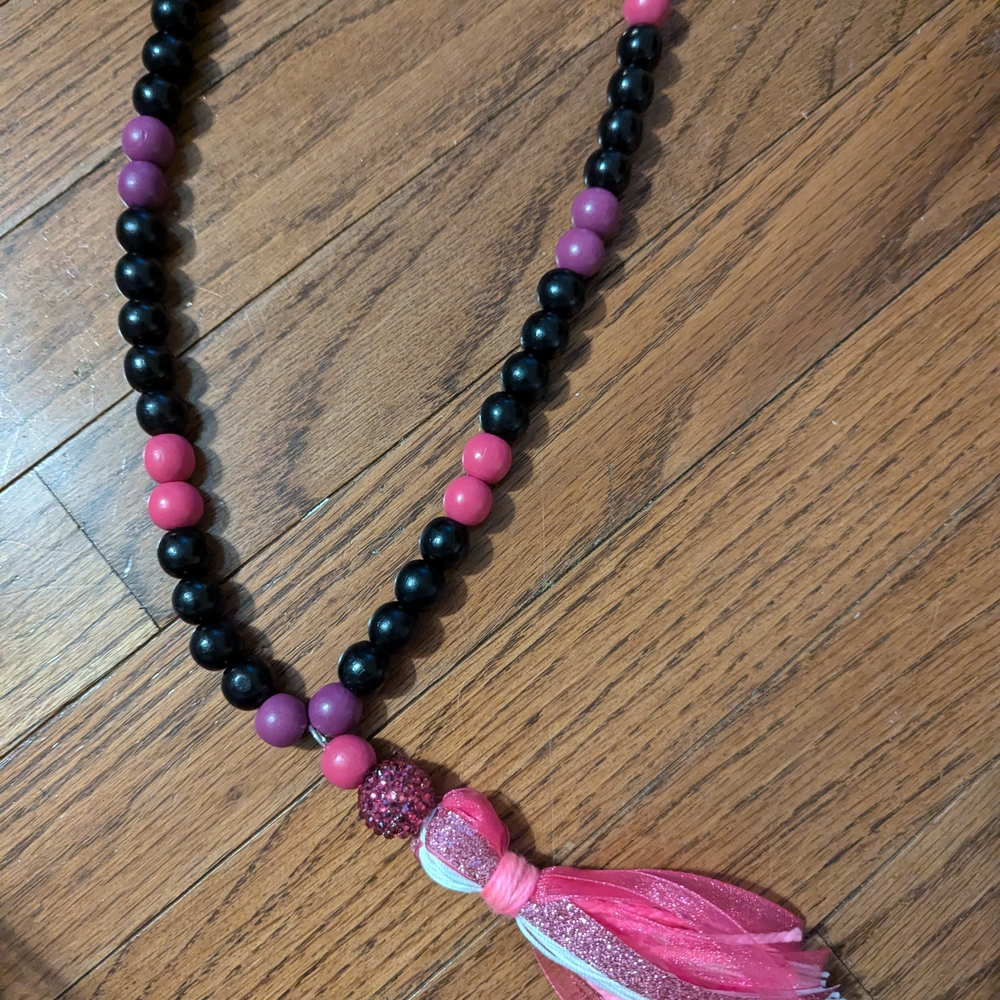 Elegant Pink and Black Beaded Necklace